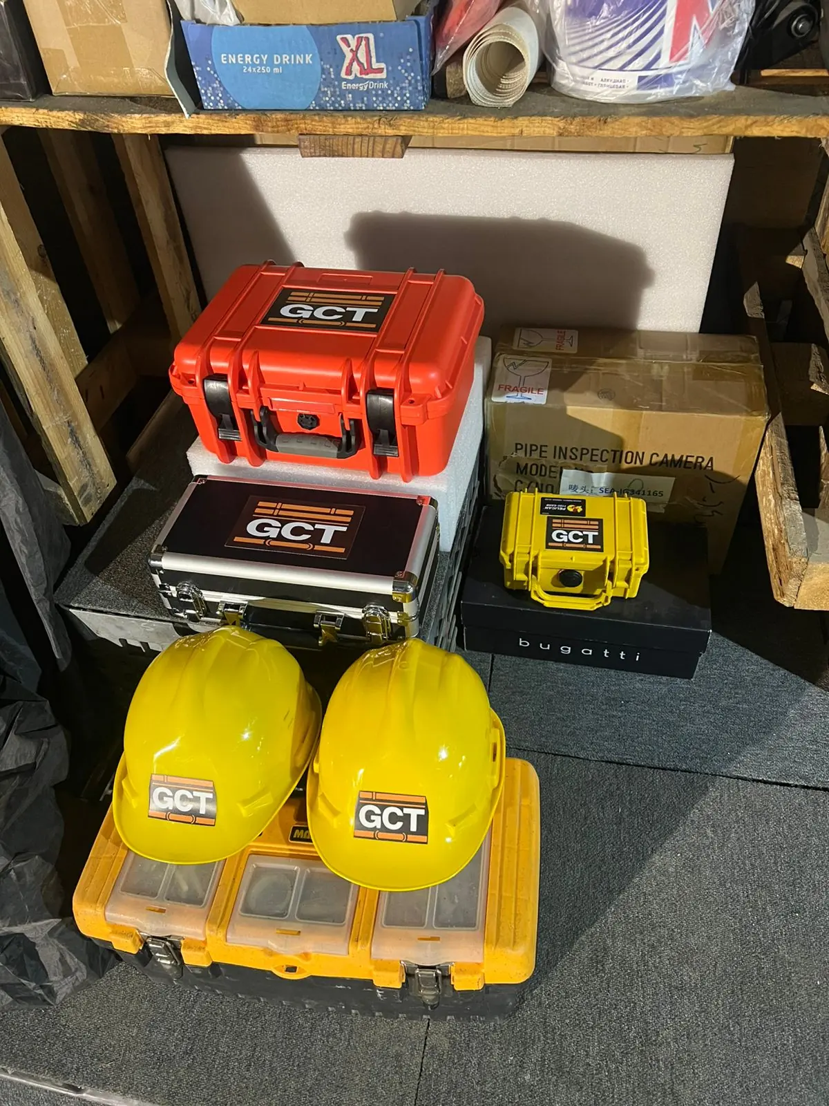 Full equipment set with hard hats